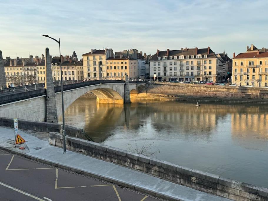 Appartement Avec Magnifique Vue Sur La Saone Et Son Balcon Chalon-sur-Saône Exteriér fotografie